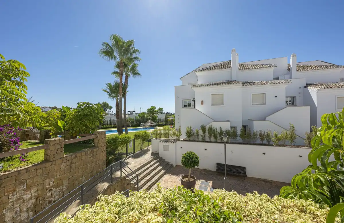 Vista exterior de Planta baixa de lloguer en Nueva Andalucía