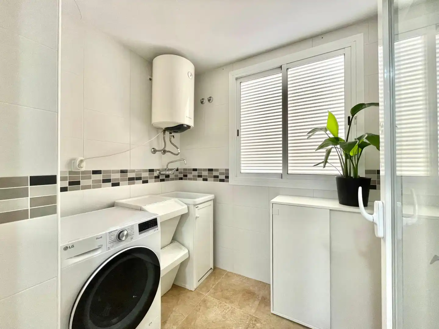 Flat for sale in Calle AUSIAS MARCH, Llombai