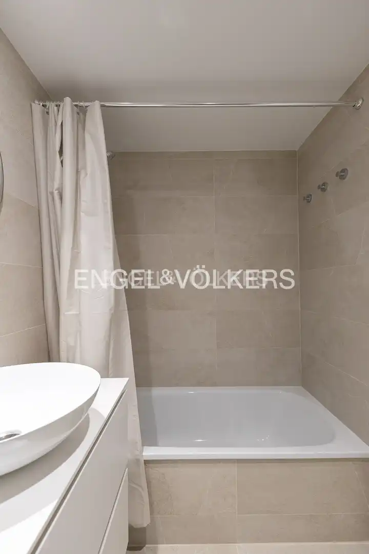 Baño de Ático en venta en Madrid con Aire acondicionado, Calefacción y Terraza