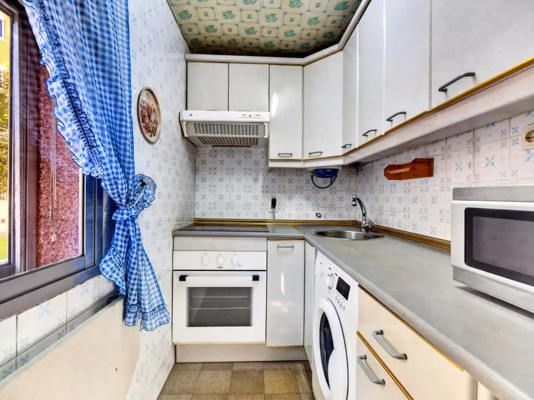 Cocina de Planta baja en venta en Madrid con Calefacción