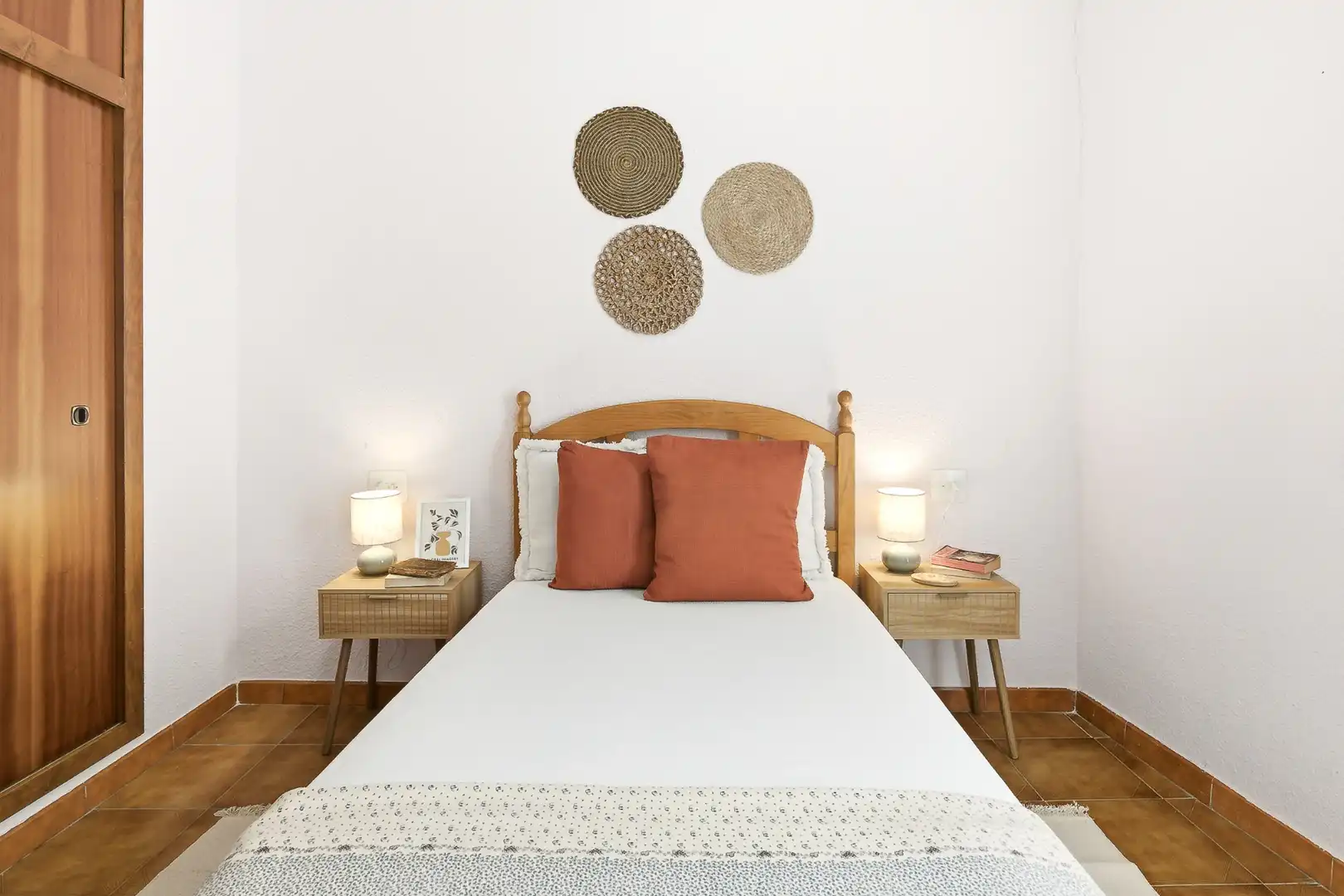 Habitación de Casa adosada en venta en Navajas con Aire acondicionado, Calefacción y Jardín privado