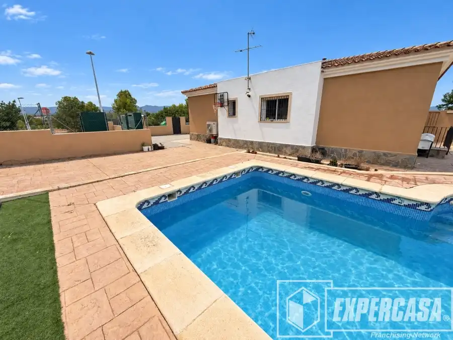 Chalet con piscina en venta en Casco Antiguo, imagen 3
