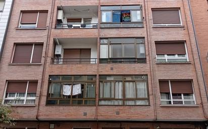 Vista exterior de Pis en venda en Durango amb Balcó