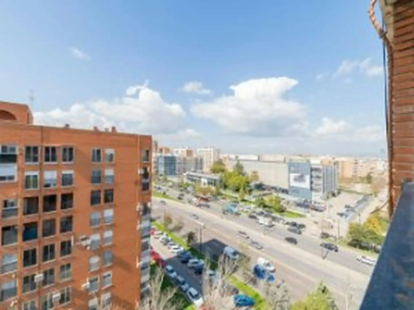 Außenansicht von Wohnung zur untervermieten in Valencia mit Möbliert, Waschmaschine und Fernseher