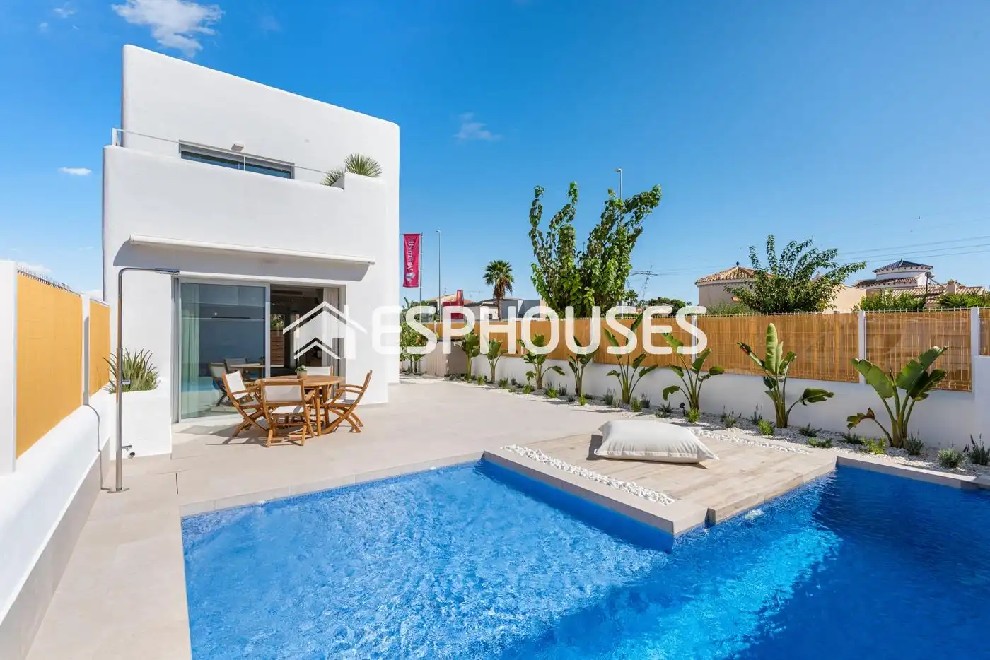 House with pool for sale in Las Lomas de Rame - Bahía Bella
