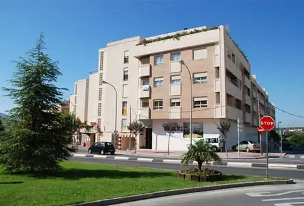 Local comercial en venta en Pueblo - Urbanizaciones