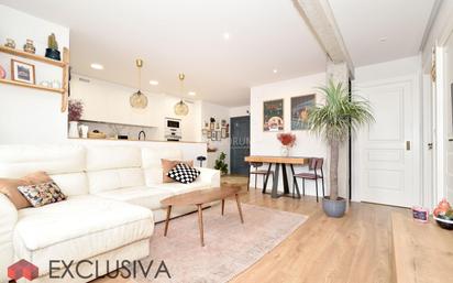 Living room of Flat for sale in Basauri   with Heating and Balcony