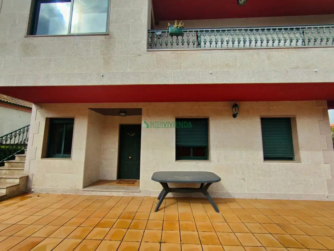 Vista exterior de Casa o xalet de lloguer en Redondela amb Calefacció, Jardí privat i Moblat
