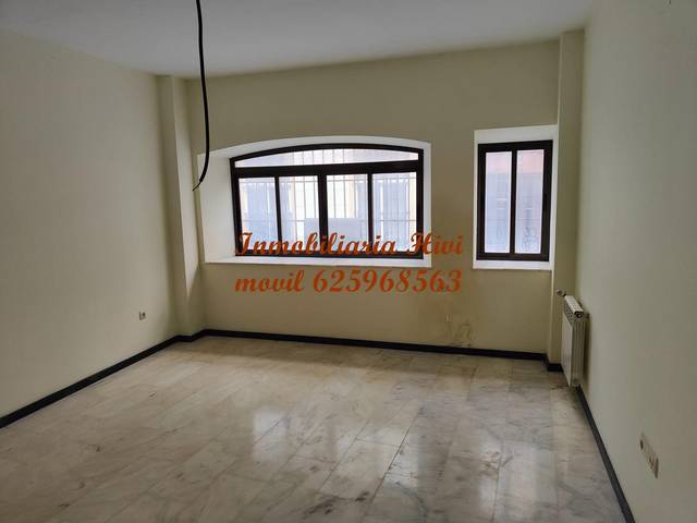 Piso en Venta en Calle Arco Agüero, 29 en Casco Antiguo
