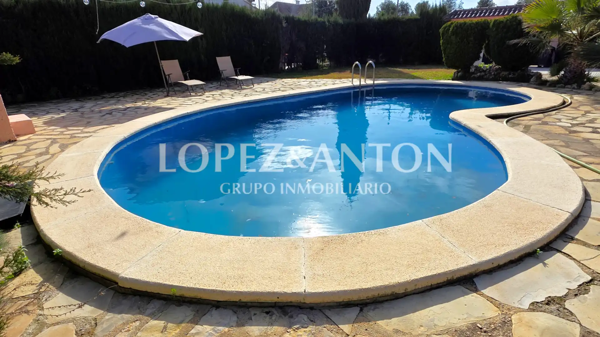 Piscina de Casa o chalet en venta en L'Eliana con Calefacción, Jardín privado y Parquet