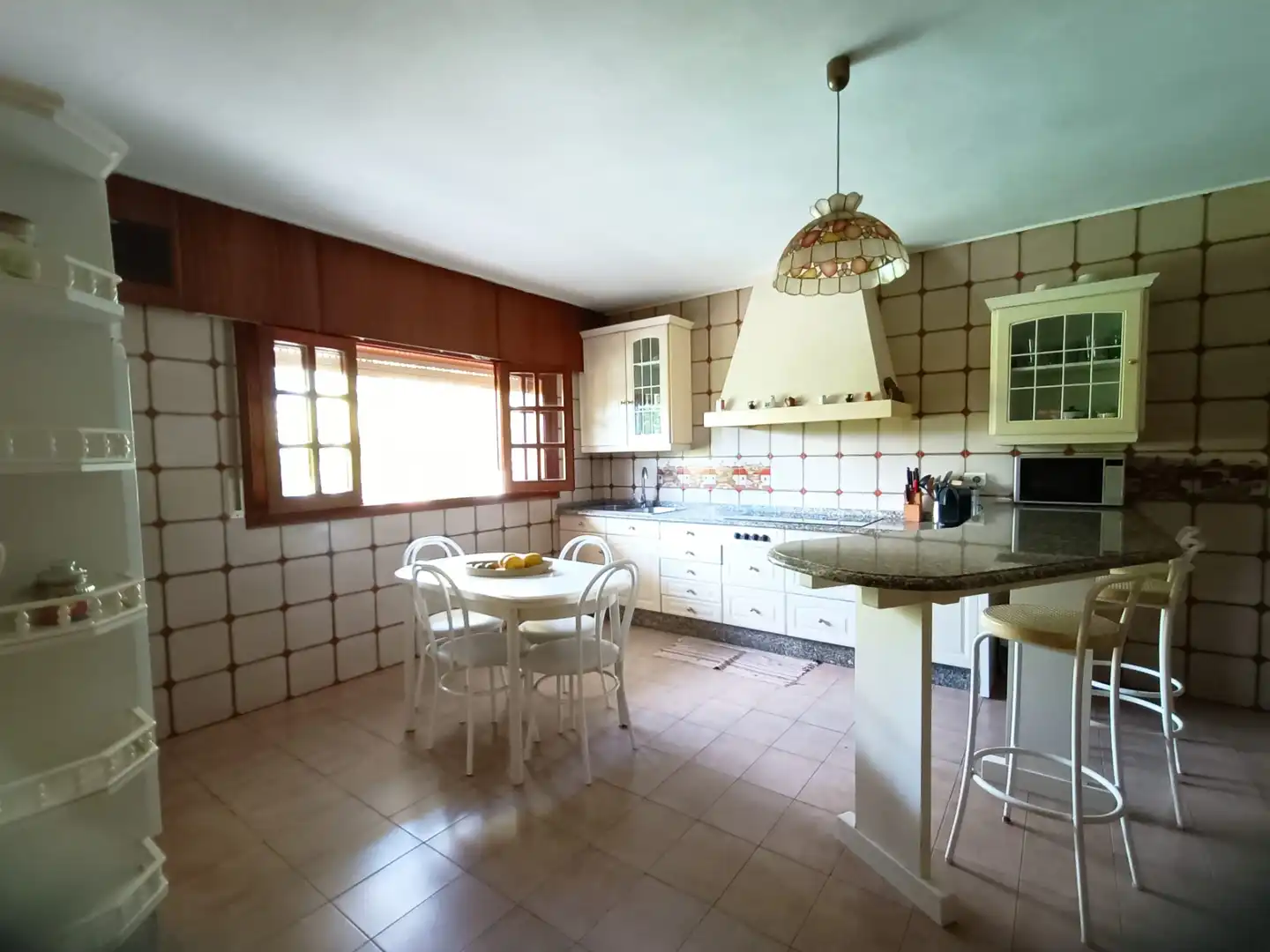 Cocina de Casa o chalet de alquiler en A Guarda   con Calefacción, Jardín privado y Parquet