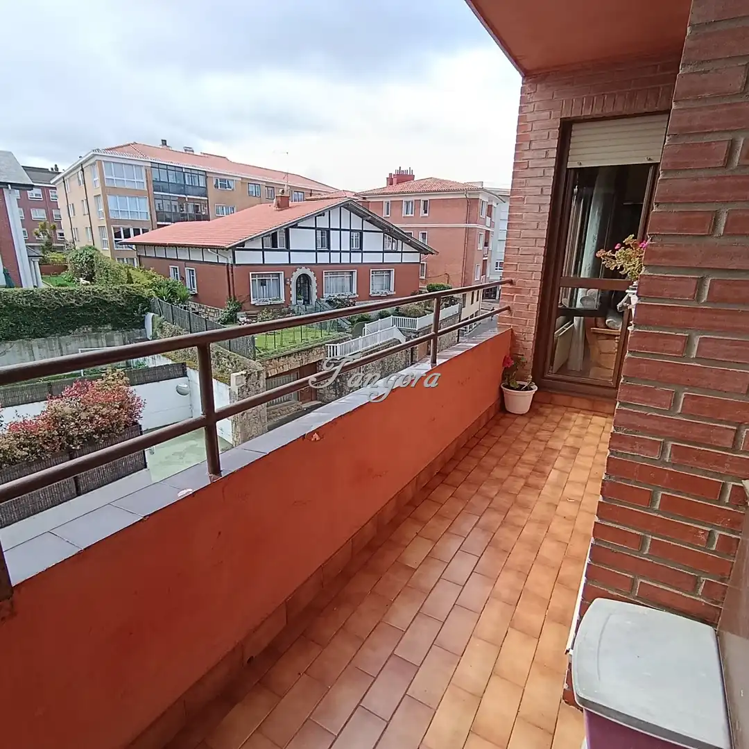 Terraza de Piso en venta en Getxo  con Calefacción, Parquet y Terraza