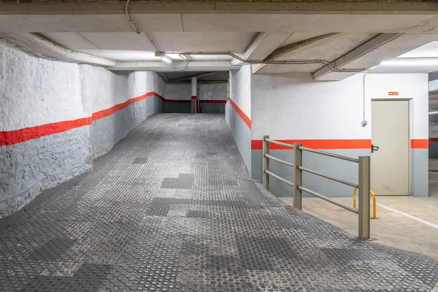 Moto à louer à CALLE ERNEST LLUCH 15, imagen 2