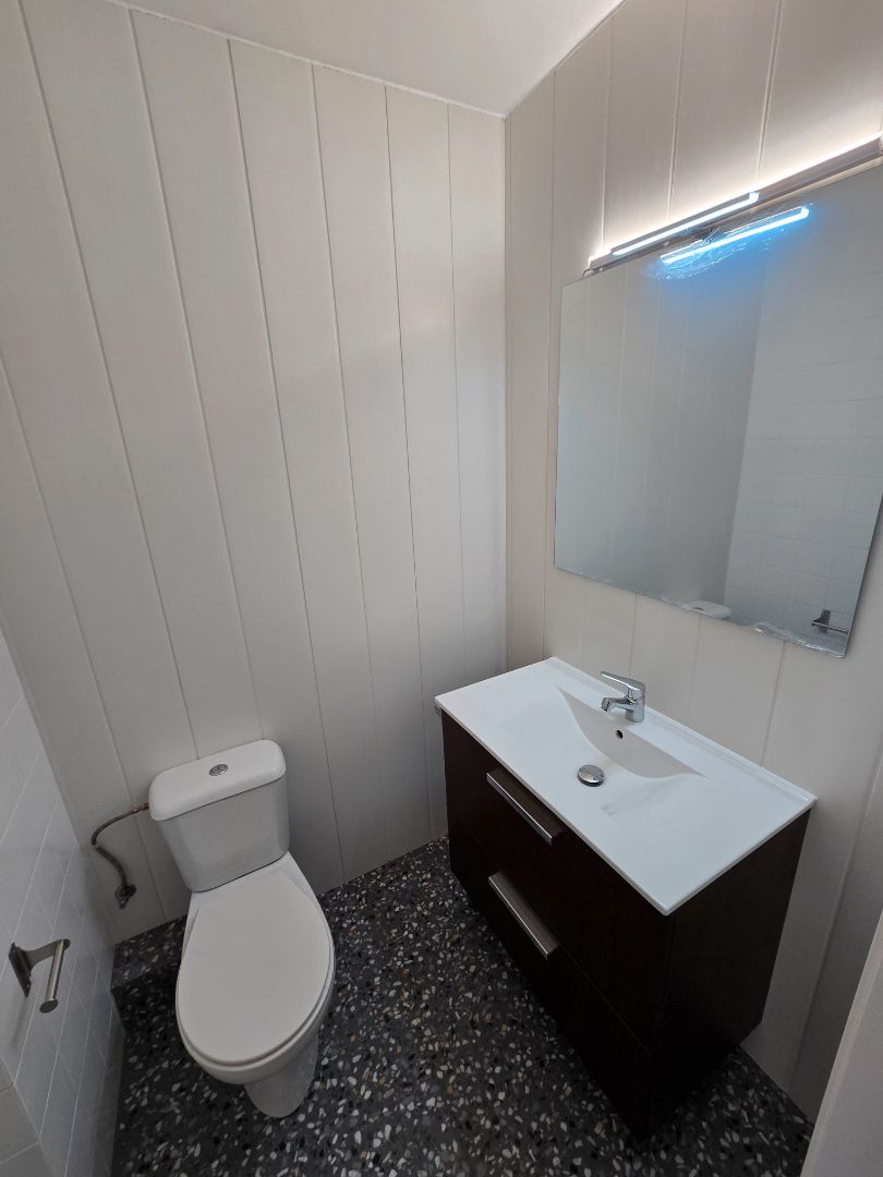 Bathroom of Flat to rent in Esparreguera