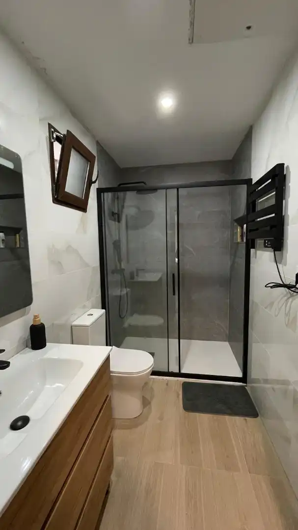 Bany de Casa o xalet en venda en Ferrol amb Jardí privat, Parquet i Traster
