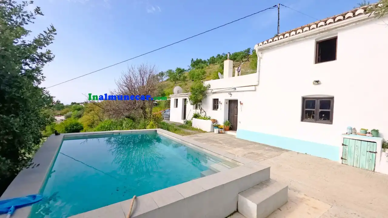 Vista exterior de Finca rústica en venta en Almuñécar con Terraza, Trastero y Piscina