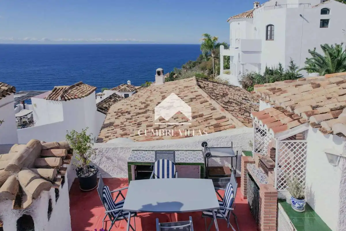 Vista exterior de Casa o xalet en venda en Salobreña amb Terrassa, Internet i Piscina comunitària