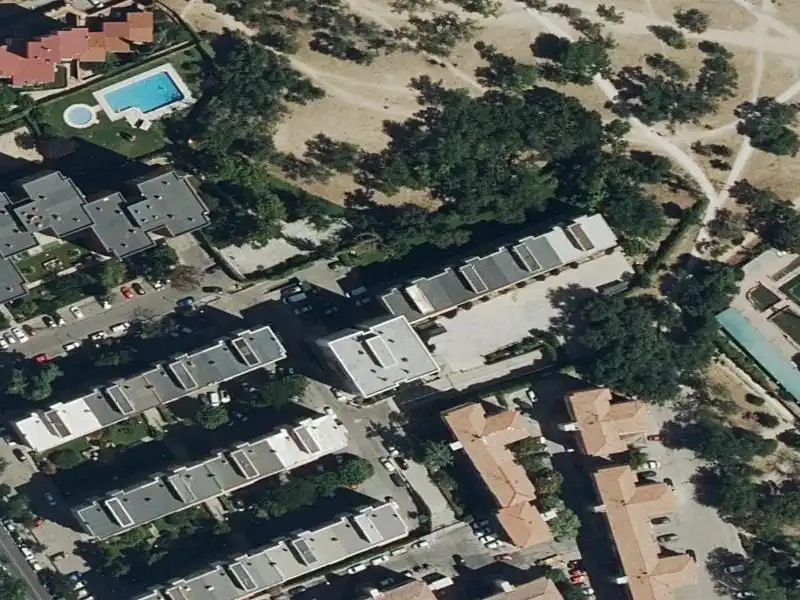 Casa en venda a CL. LOS YEBENES 99 2ª Planta A