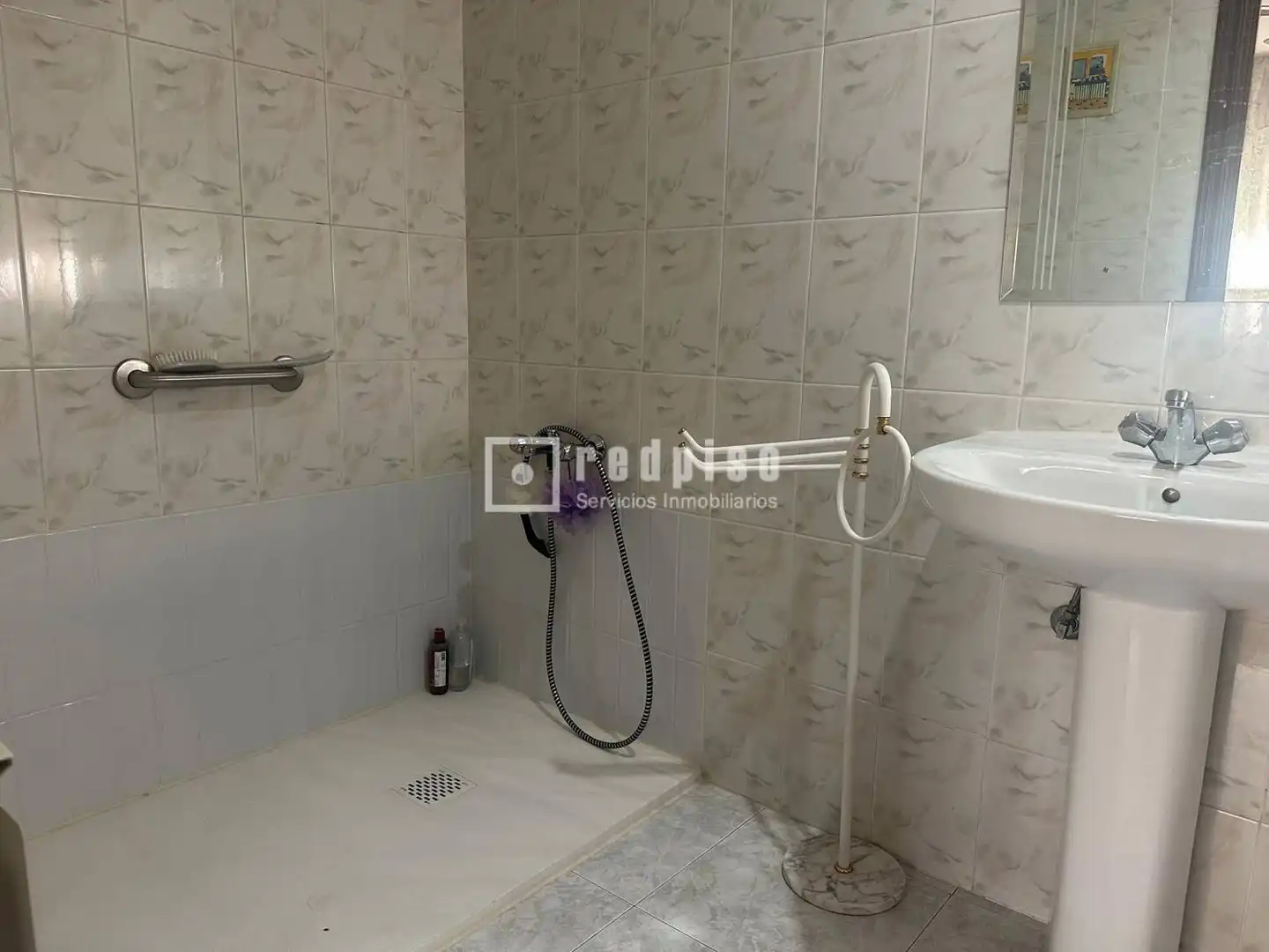 Bany de Casa o xalet en venda en Azuqueca de Henares amb Aire condicionat, Calefacció i Jardí privat