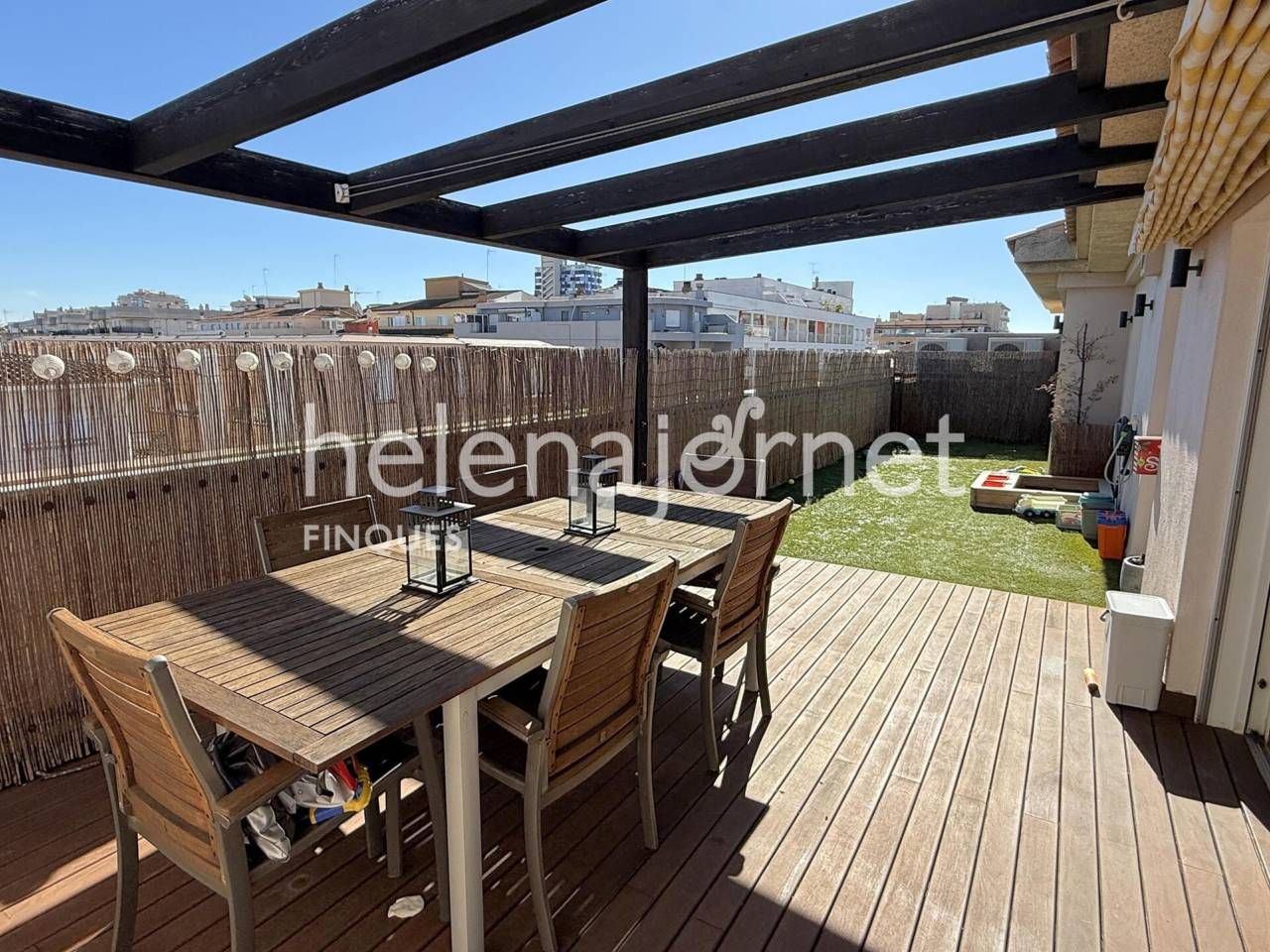 Terraza de Piso en venta en Palamós con Calefacción, Terraza y Alarma