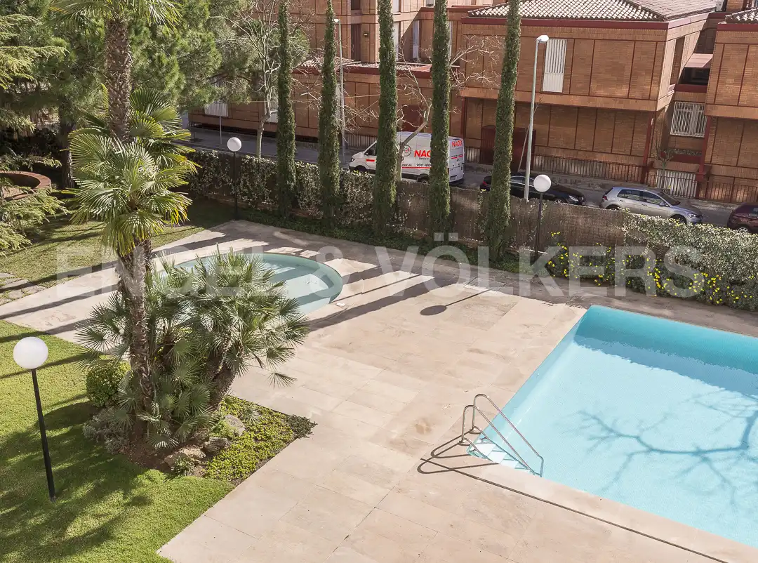 Piscina de Piso en venta en Barcelona con Aire acondicionado, Calefacción y Terraza