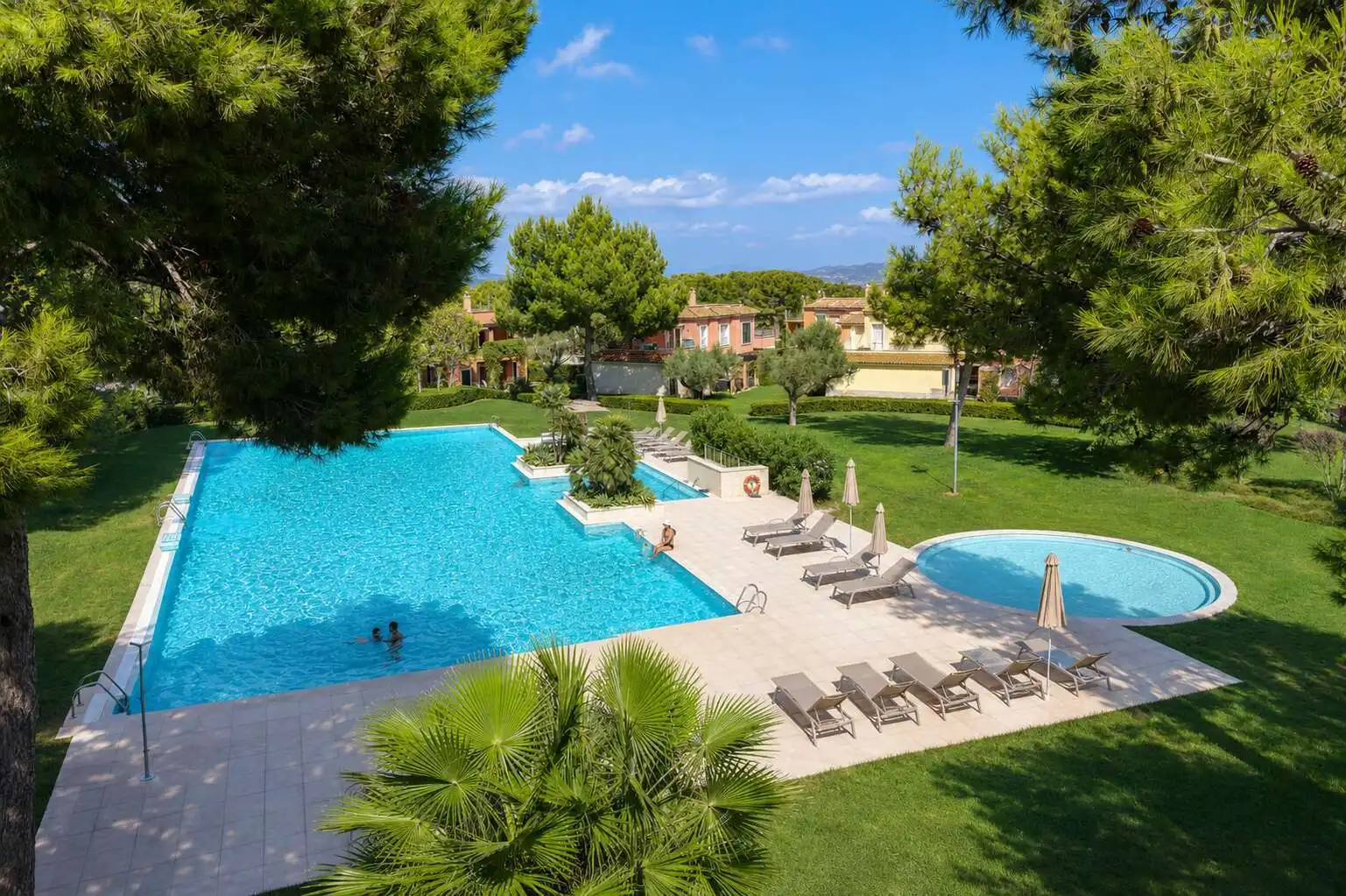 Piscina de Planta baixa en venda en Campos amb Aire condicionat, Terrassa i Moblat
