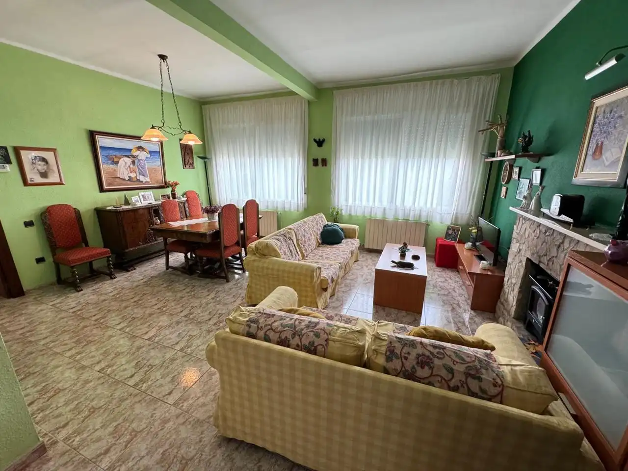 Sala de estar de Finca rústica en venta en Sant Fost de Campsentelles con Calefacción, Jardín privado y Parquet