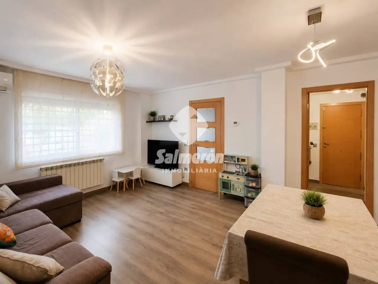 Sala de estar de Piso en venta en Palafolls con Aire acondicionado, Calefacción y Parquet