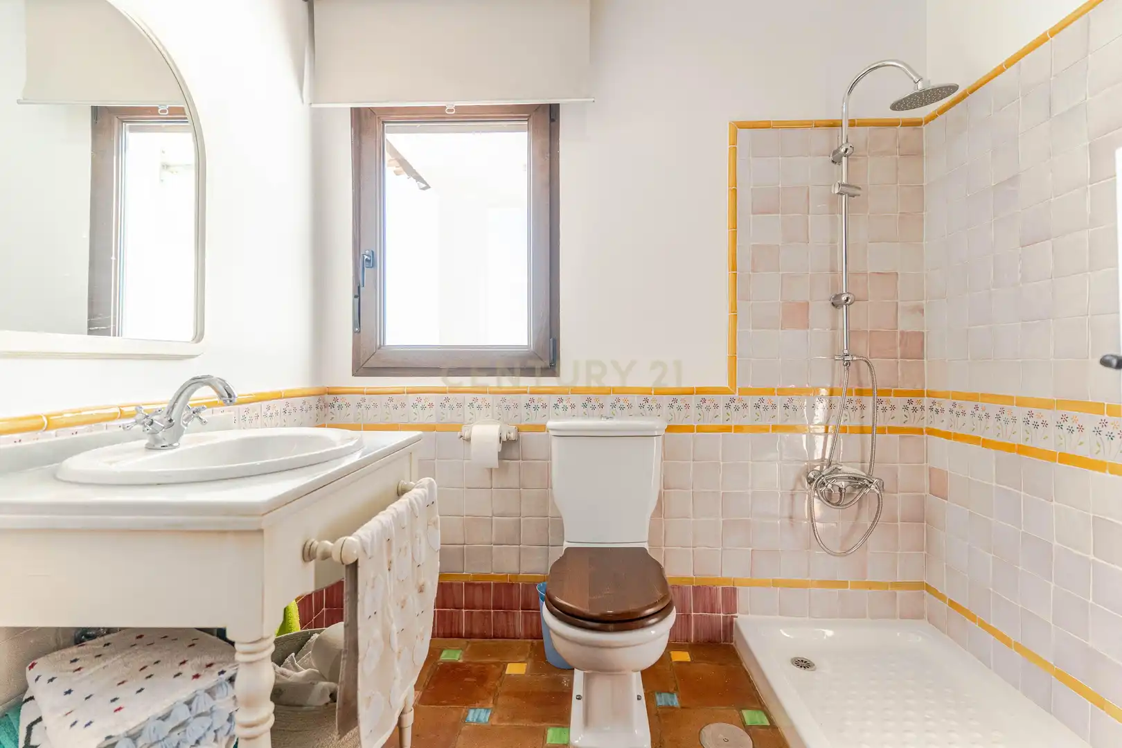 Baño de Casa o chalet en venta en La Zubia con Aire acondicionado, Jardín privado y Trastero