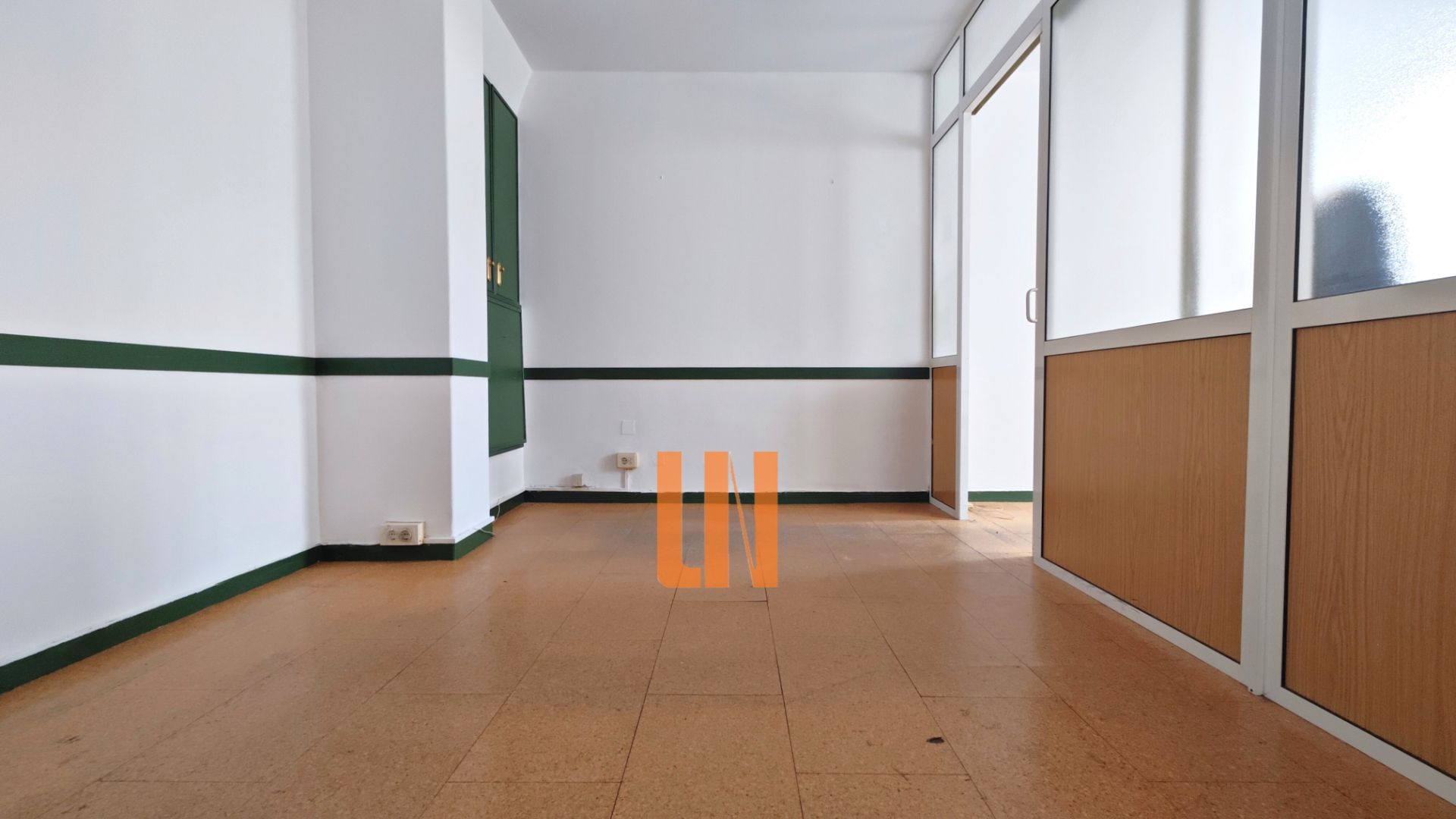 Office for sale in A Coruña Capital   with Terrace and Internet