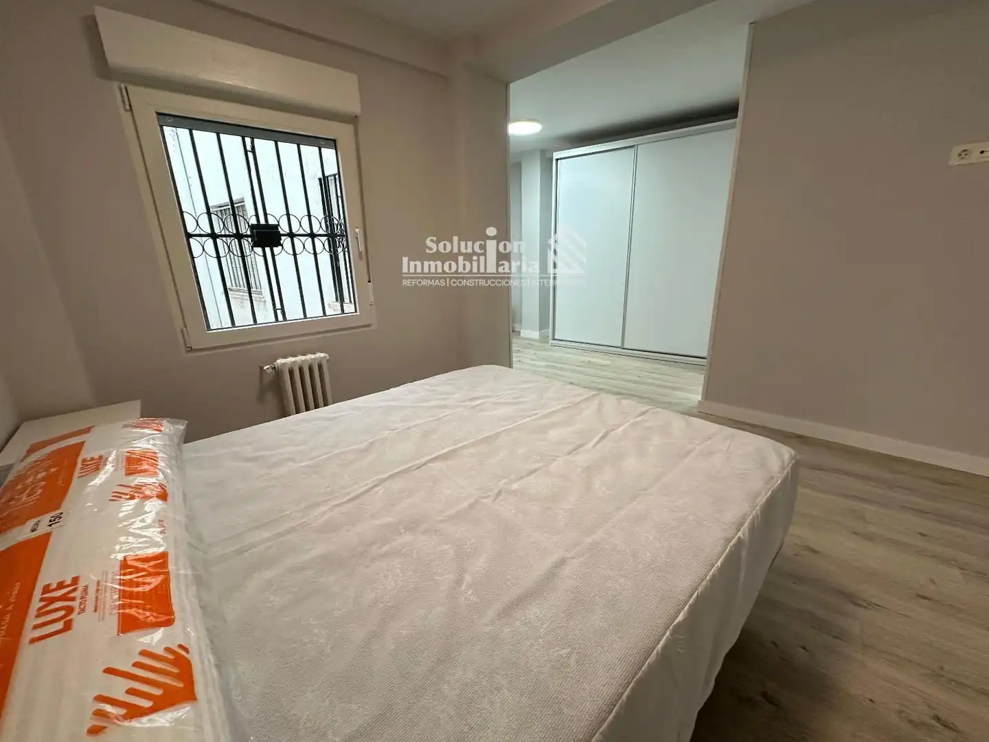 Schlafzimmer von Wohnung zur Miete in Salamanca mit Heizung, Terrasse und Möbliert