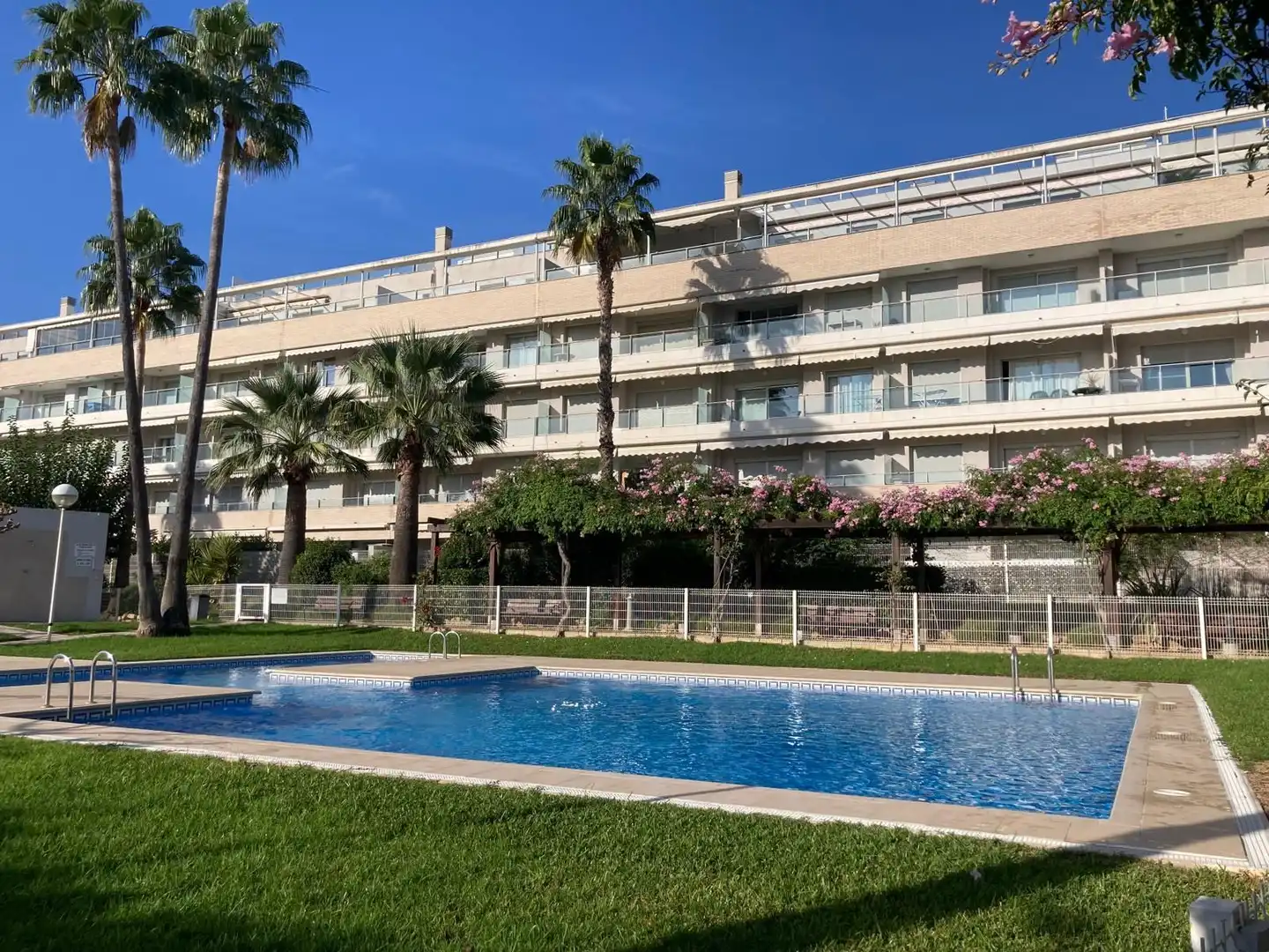 Vista exterior de Apartament en venda en Dénia amb Aire condicionat, Calefacció i Terrassa
