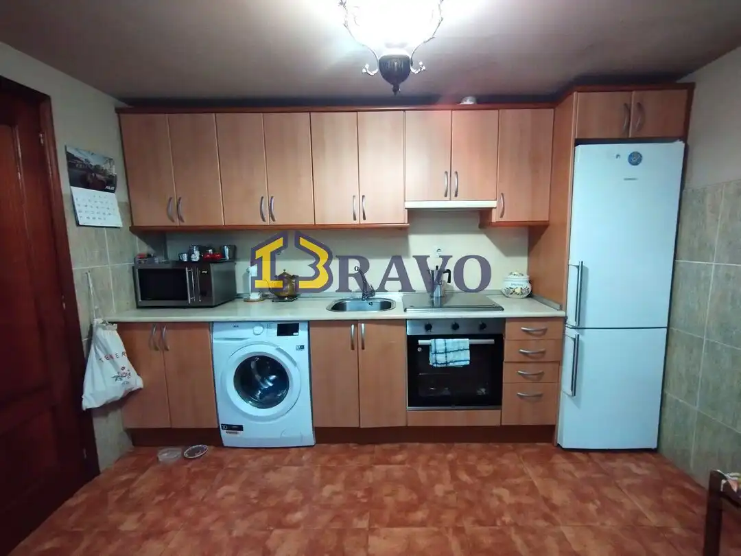 Cocina de Casa adosada en venta en Medina de Pomar con Calefacción, Jardín privado y Terraza