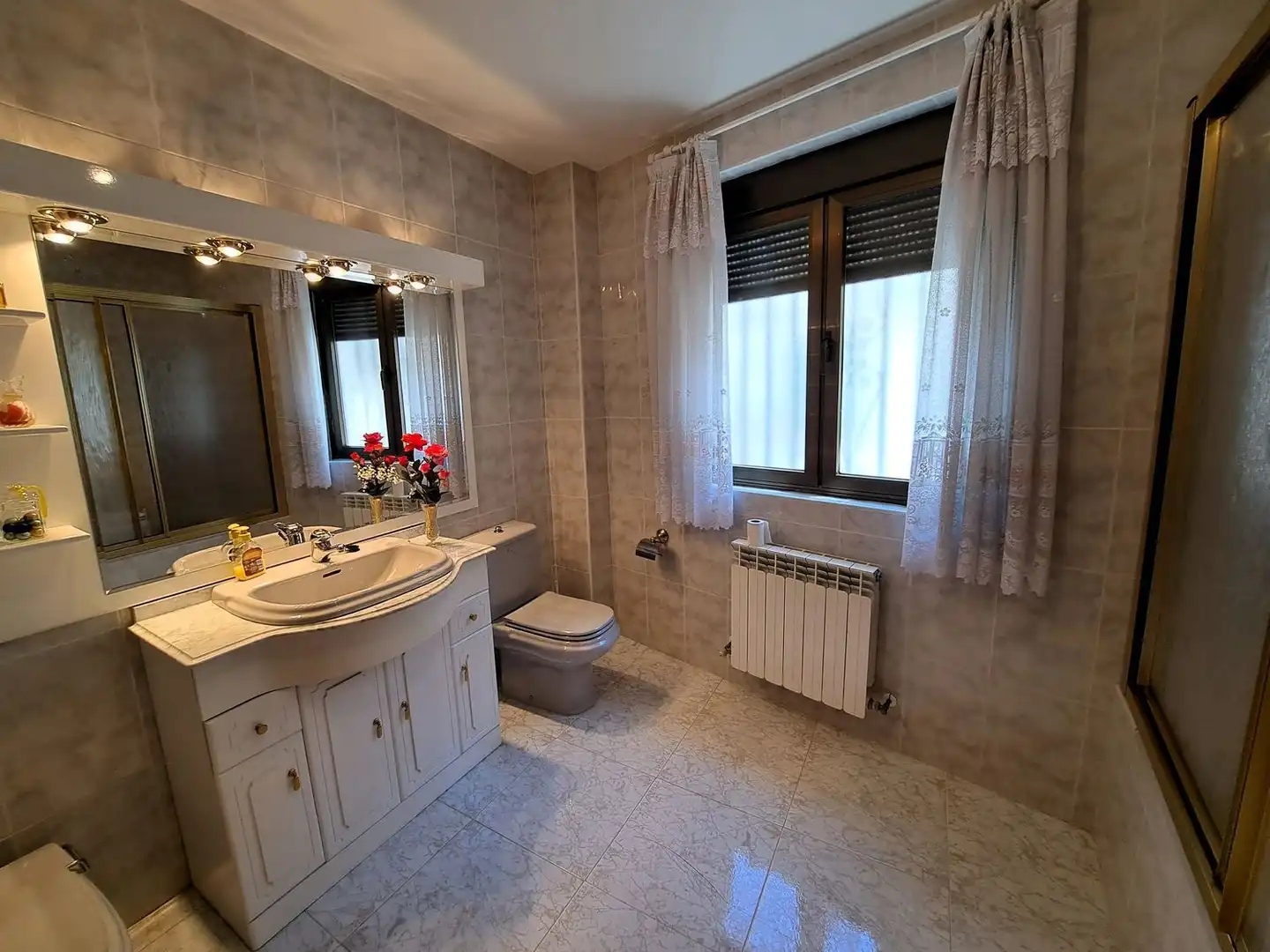 Bathroom of Houses for sale in San Esteban de la Sierra  with Terrace and Storage room