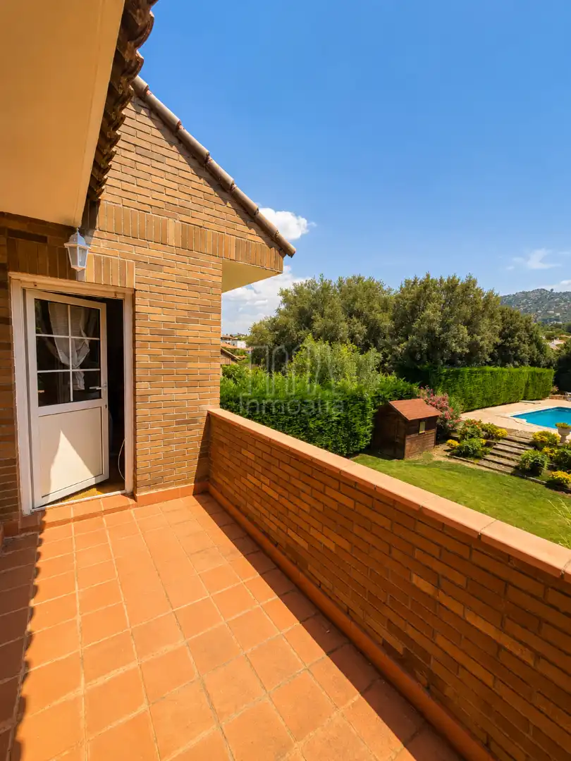 Jardí de Casa adosada en venda en Collado Villalba amb Aire condicionat, Calefacció i Jardí privat