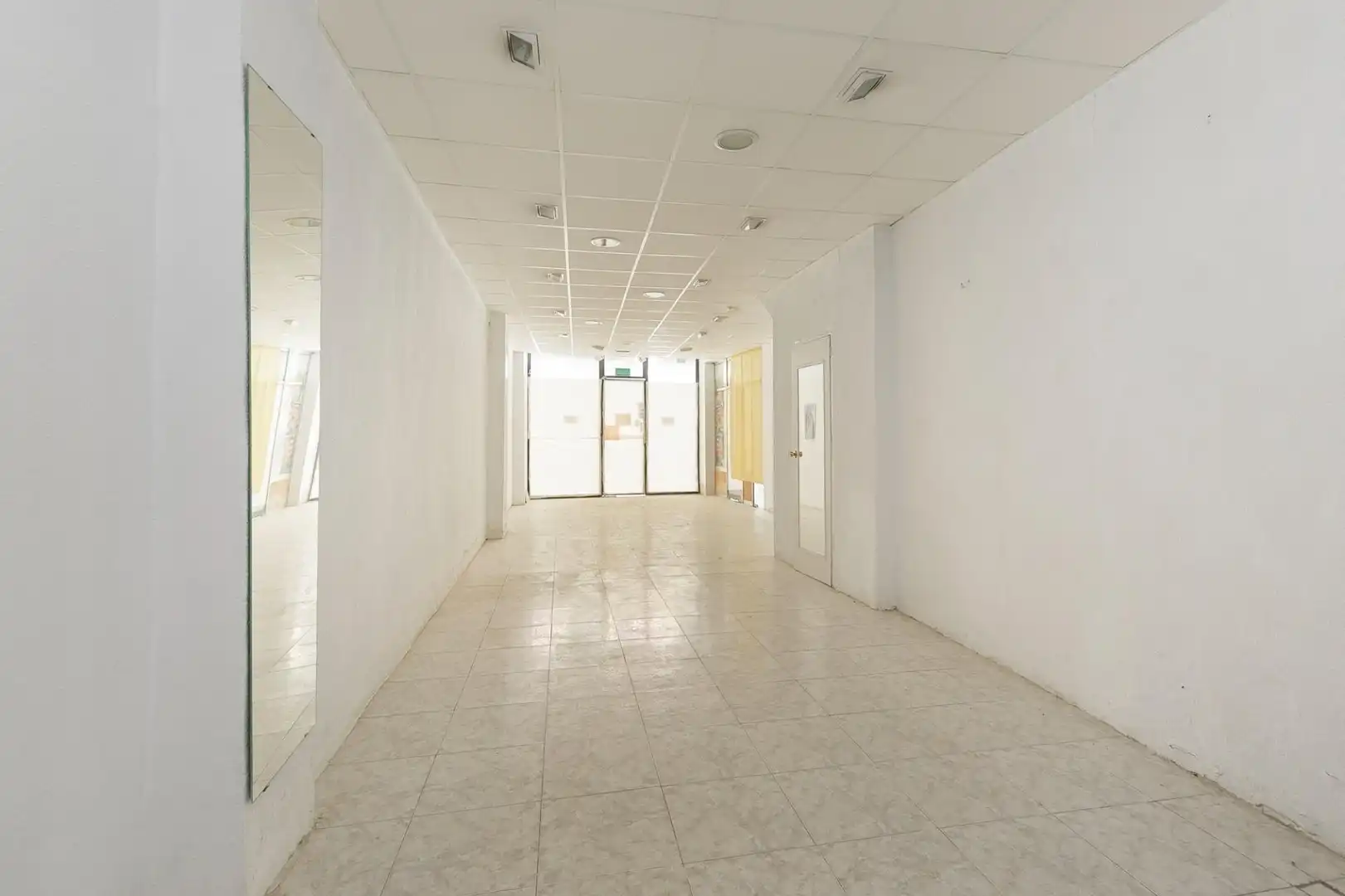 Edificio en venta en Baza