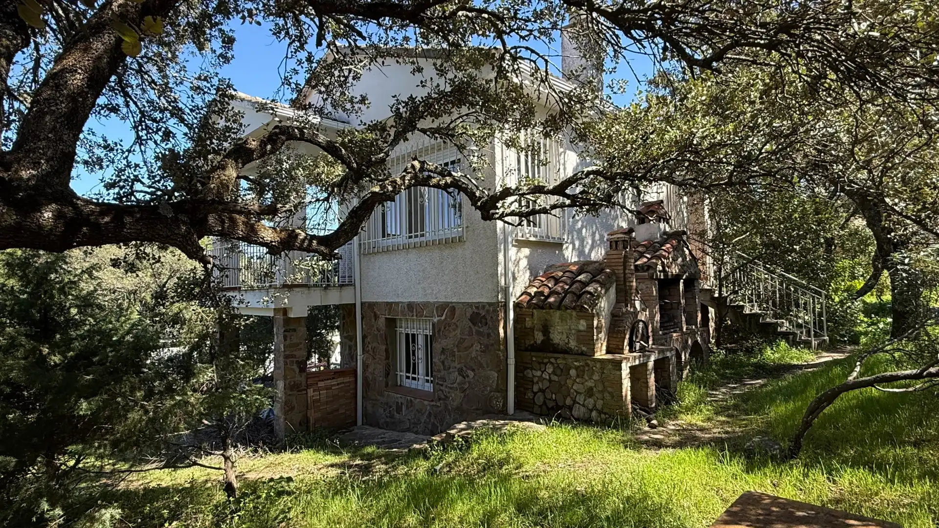 Vista exterior de Casa o chalet en venta en Villa del Prado con Calefacción, Jardín privado y Parquet