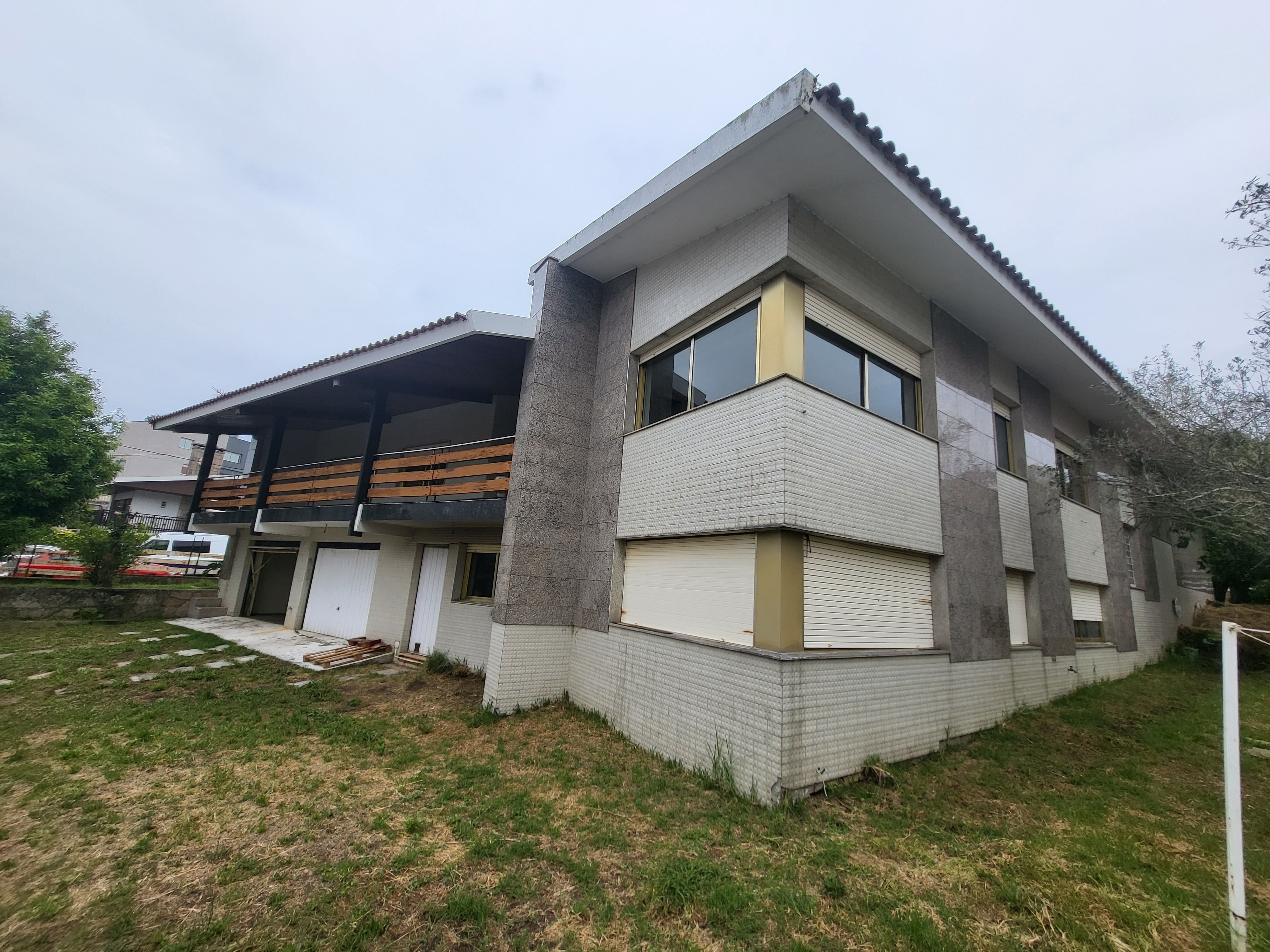 Vista exterior de Casa o xalet en venda en Vigo  amb Calefacció, Terrassa i Balcó