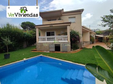 Casa con balcón en venta en Carrer de Pompeu Fabra 46