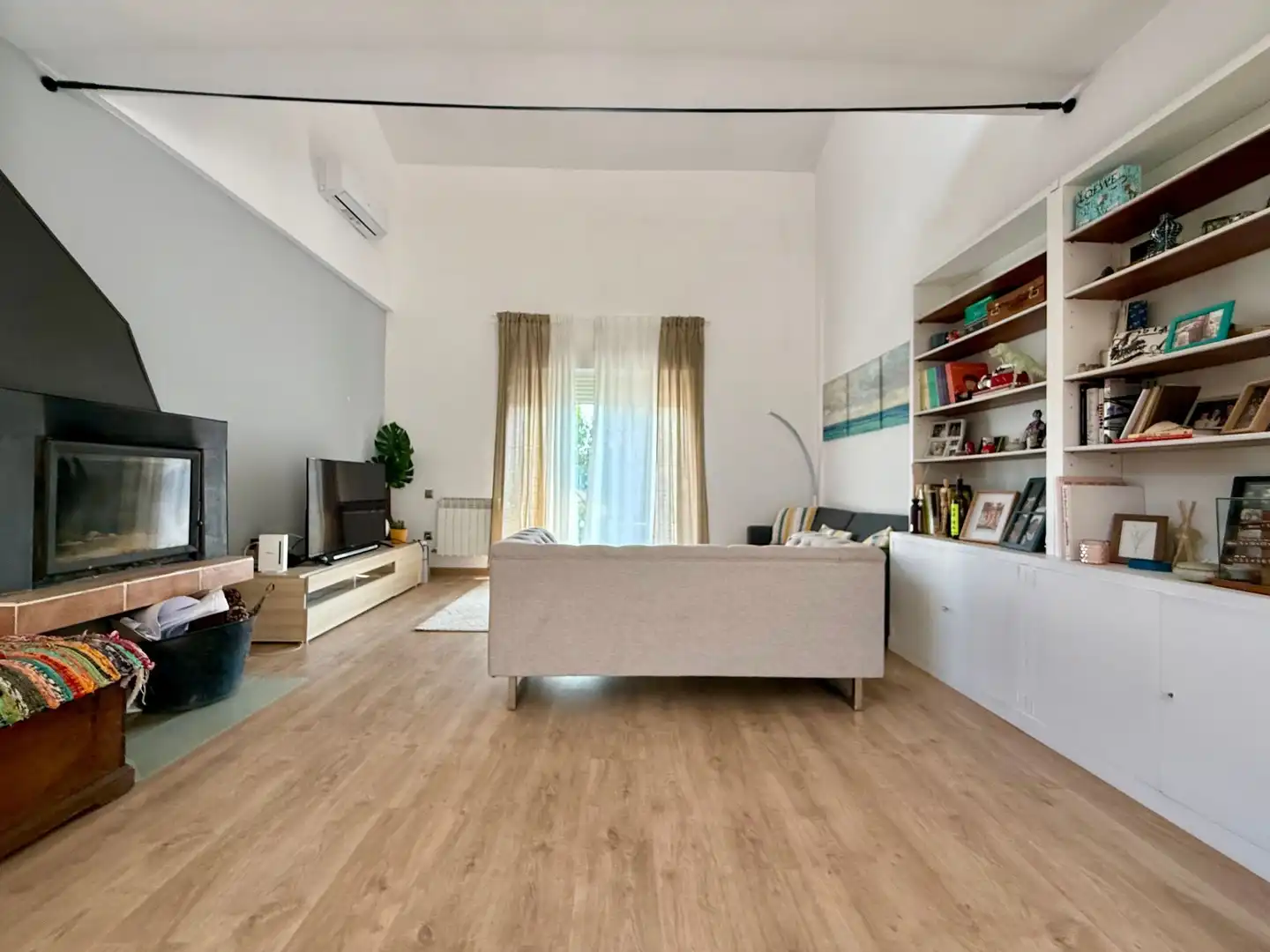 Sala d'estar de Casa o xalet de lloguer en Boadilla del Monte amb Aire condicionat i Piscina