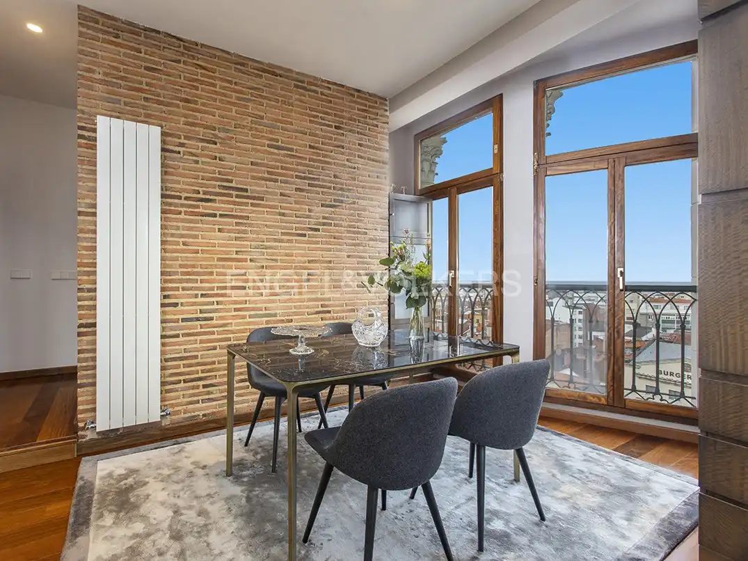 Comedor de Ático en venta en Gijón  con Calefacción, Parquet y Terraza