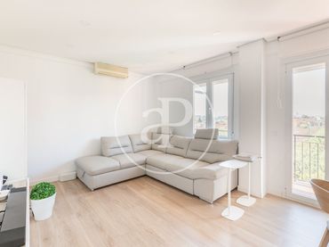 Flat with garden to rent in C. de Colombia