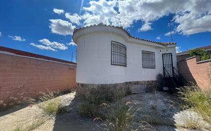 Vista exterior de Casa o xalet en venda en Polán amb Jardí privat i Terrassa