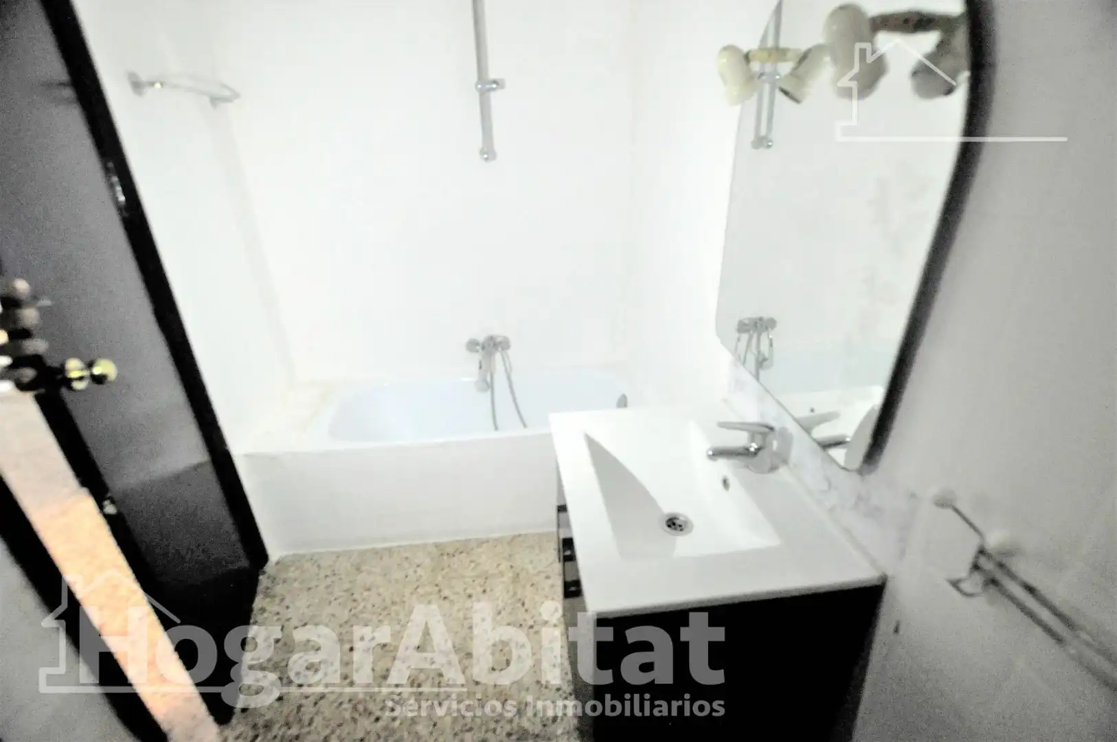 Bathroom of Flat for sale in Mislata  with Balcony