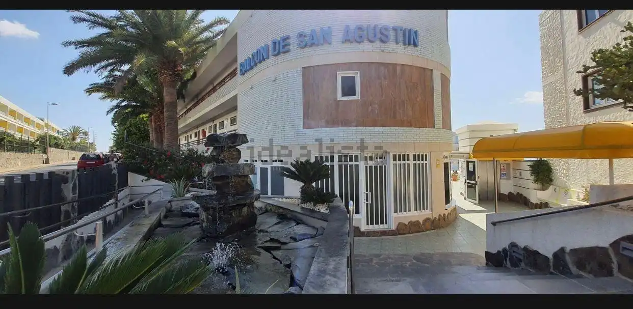 Vista exterior de Apartament de lloguer en San Bartolomé de Tirajana amb Moblat, Balcó i Piscina comunitària