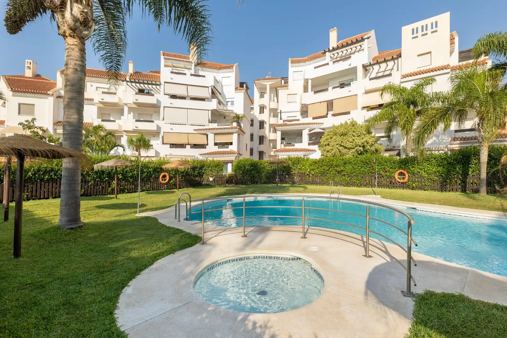 Exterior view of Flat for sale in Motril  with Air Conditioner, Private garden and Terrace