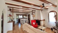 Sala d'estar de Casa adosada en venda en Dénia amb Aire condicionat, Calefacció i Jardí privat