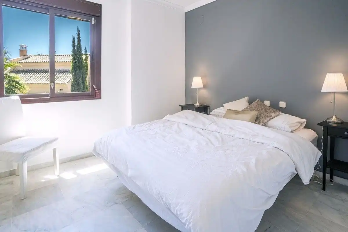 Dormitori de Casa adosada en venda en Marbella amb Terrassa i Piscina