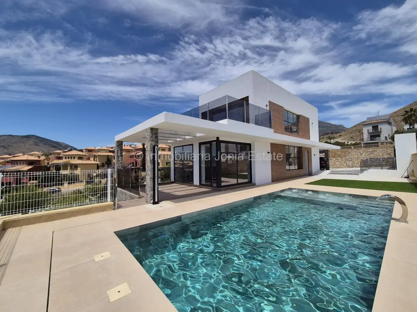 Villa mit Pool zum Verkauf in Golf Bahía