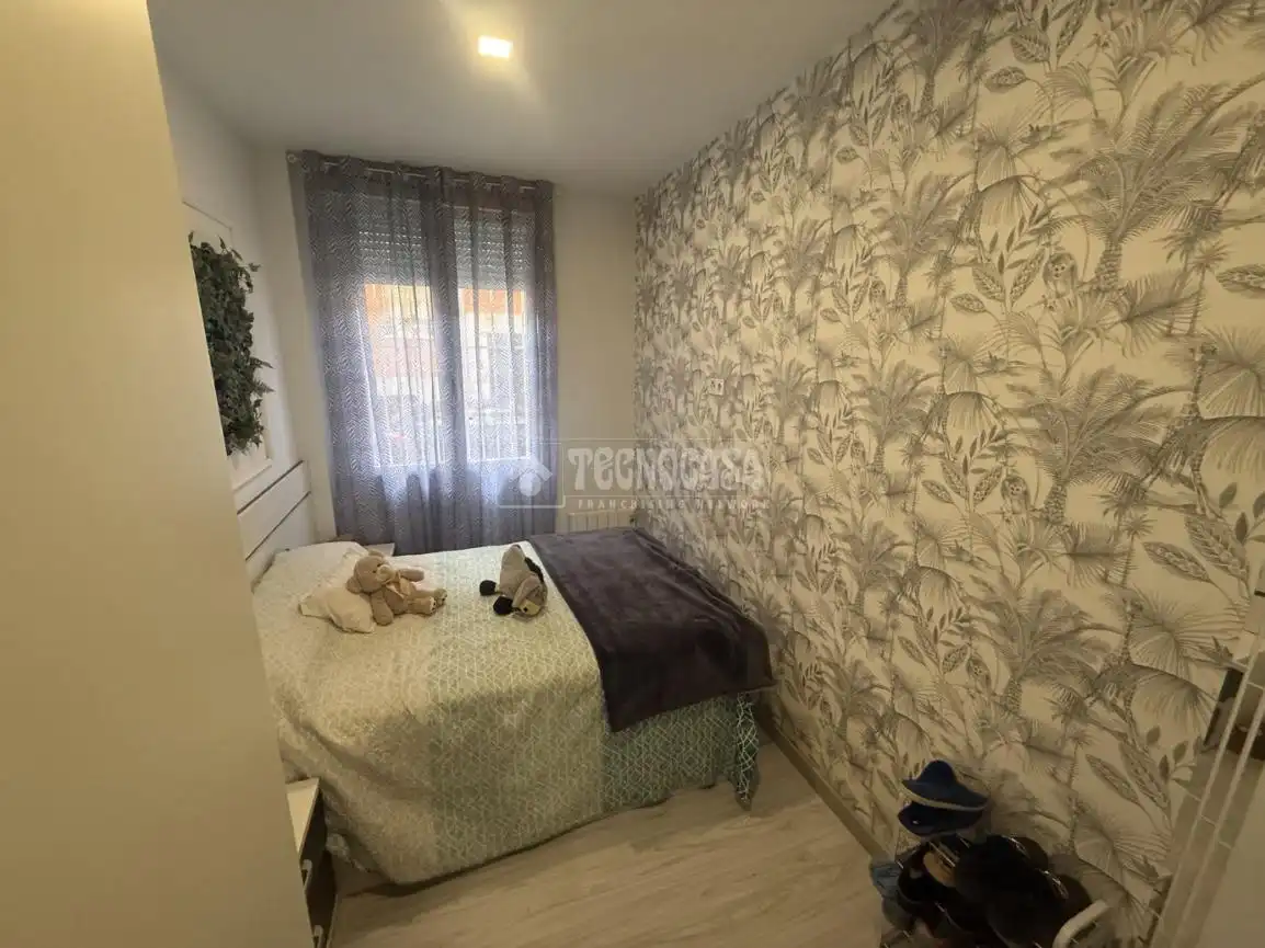 Schlafzimmer von Wohnung zum Verkauf in Madrid
